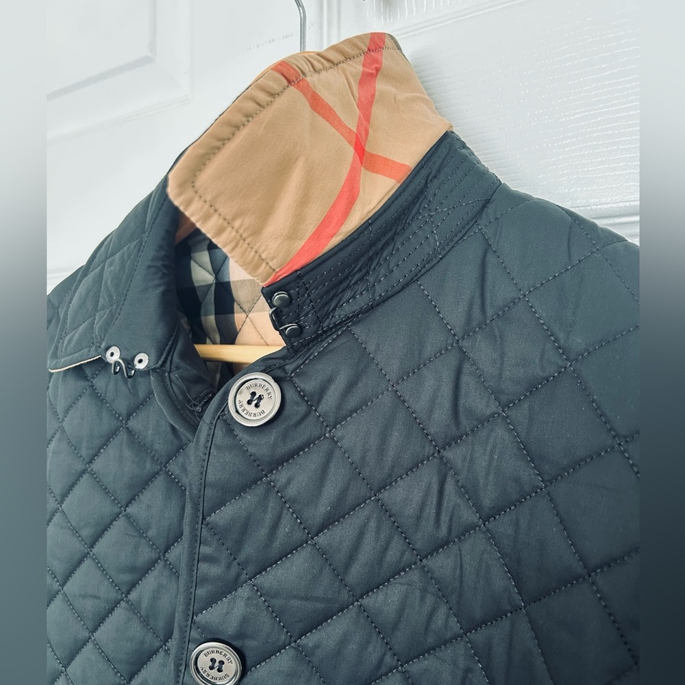 Burberry Black Quilted Puffer Jacket - Picture 9 of 16